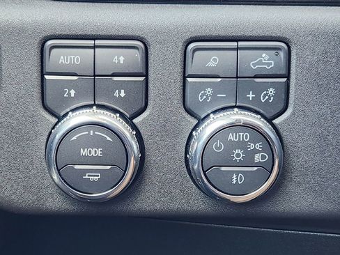 New 2025 GMC Sierra 2500 SLT w/ SLT Premium Package image 31