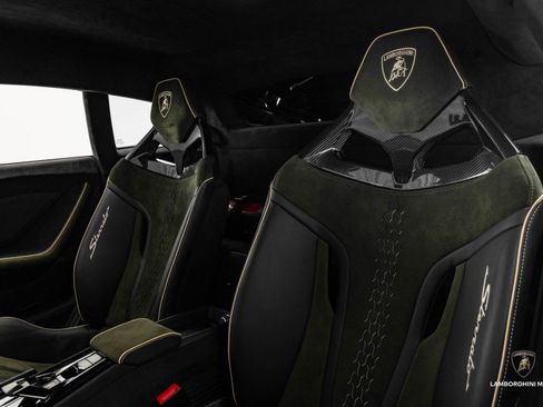 Used 2024 Lamborghini Huracan Sterrato image 36