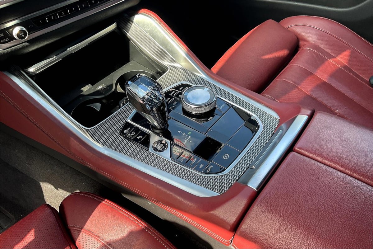 Used 2022 BMW X6 xDrive40i w/ M Sport Package AWD/4WD image 15