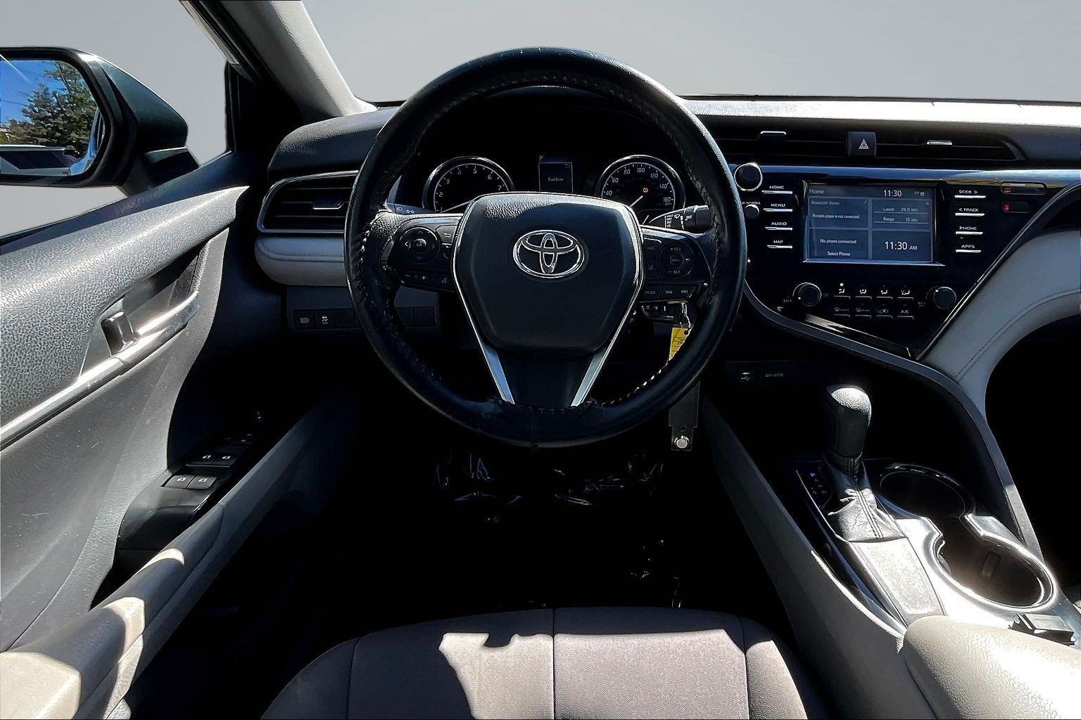 Used 2019 Toyota Camry LE FWD image 6