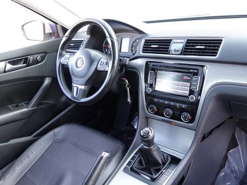 Used 2015 Volkswagen Passat TDI SE FWD image 60