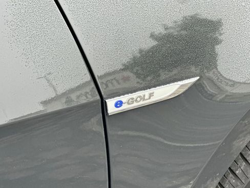 Used 2019 Volkswagen e-Golf SE image 23