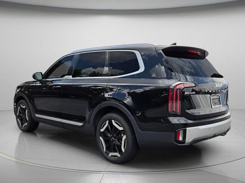 Used 2024 Kia Telluride EX w/ EX Captain's Chair Package FWD image 9