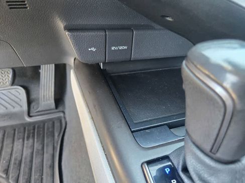Used 2021 Toyota Camry SE FWD image 15