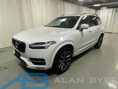 Used 2019 Volvo XC90 T5 Momentum w/ Multimedia Package AWD/4WD image 1