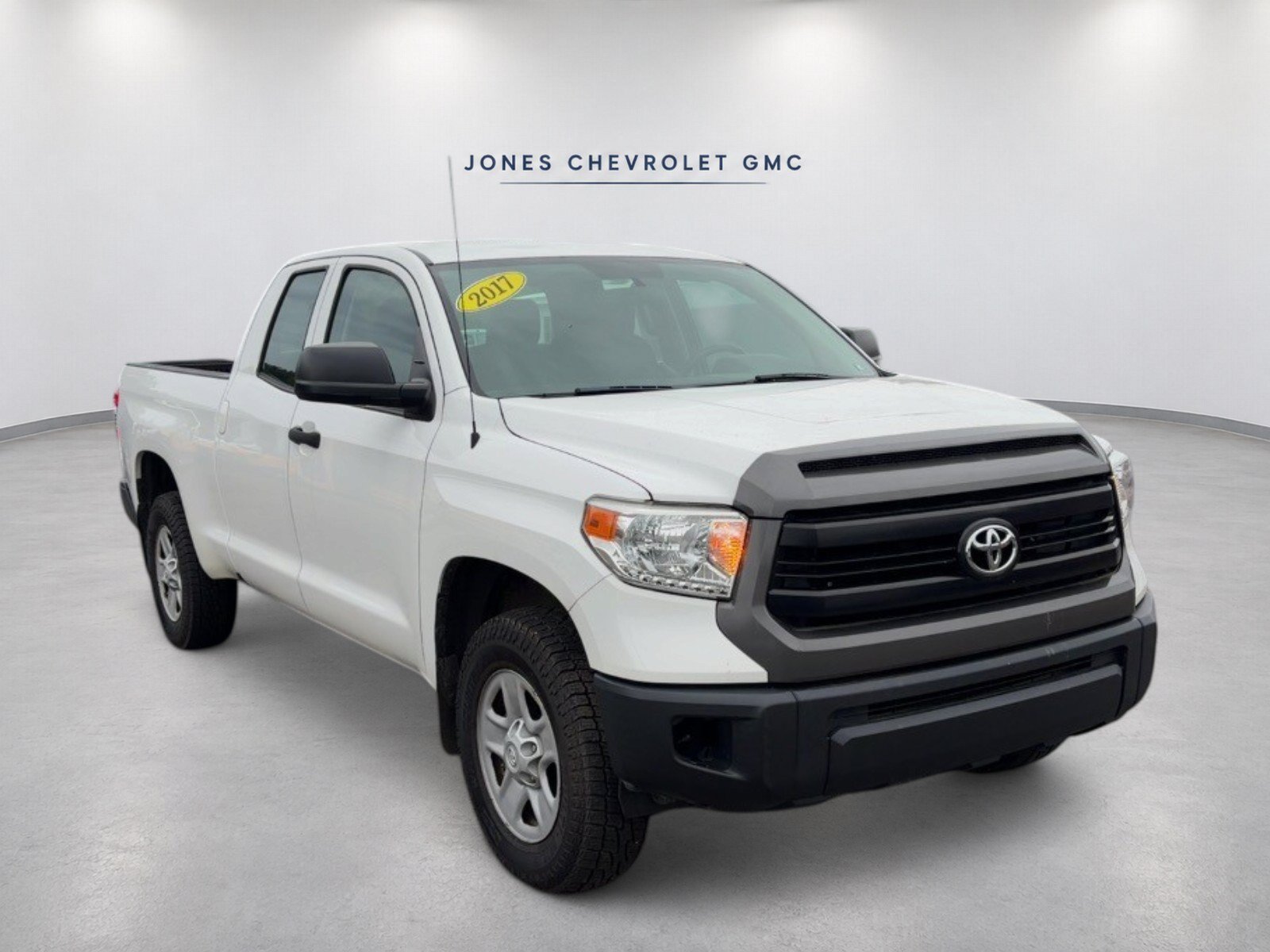 Used 2017 Toyota Tundra SR AWD/4WD image 3