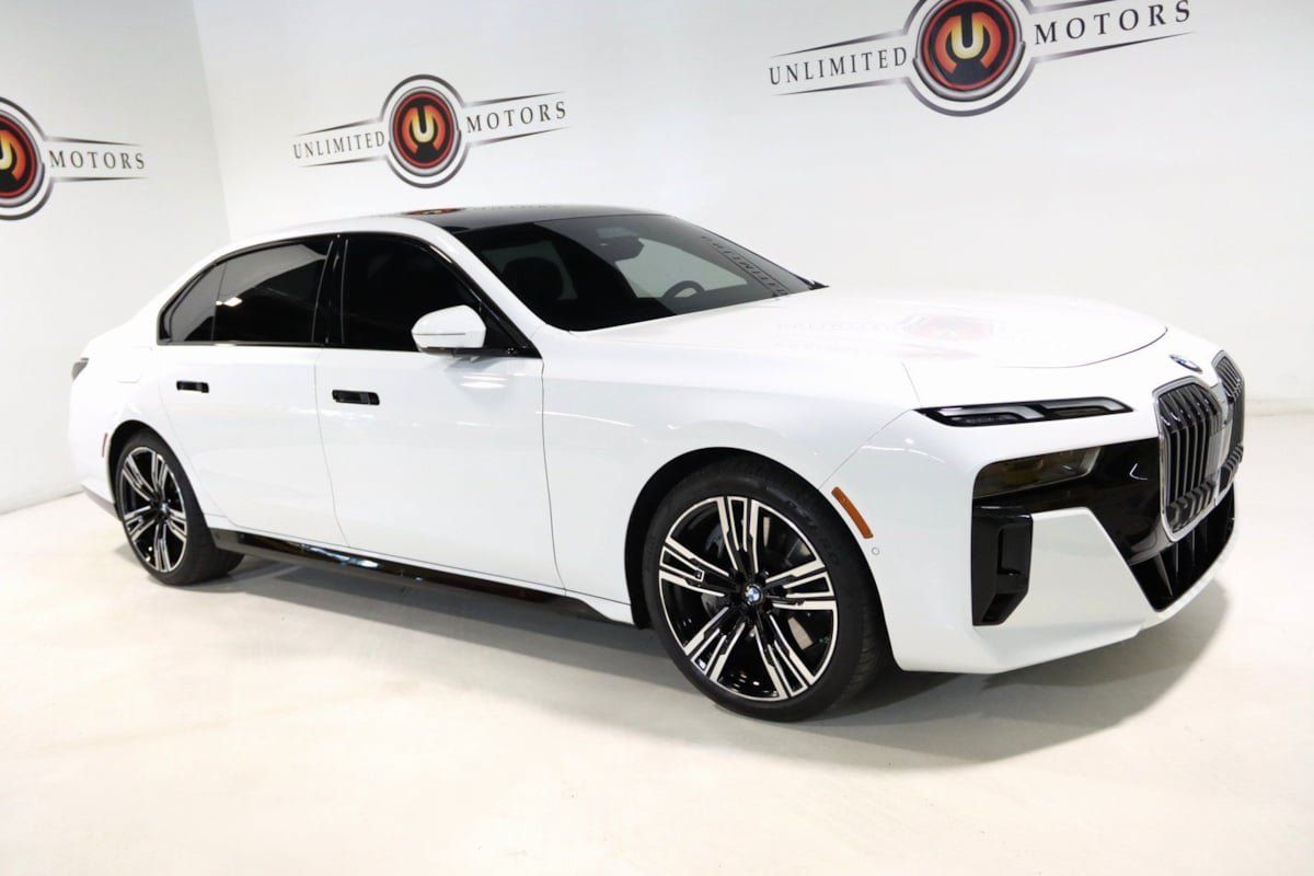 Used 2023 BMW 760i xDrive AWD/4WD image 88