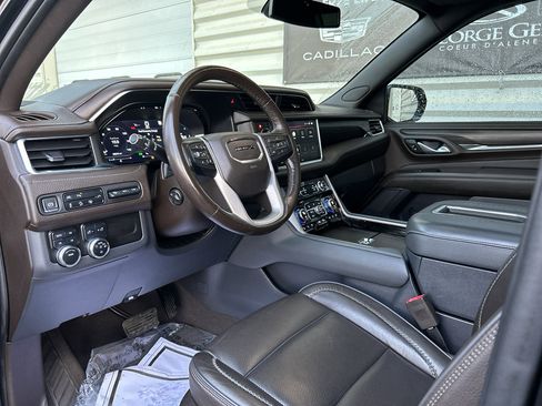 Used 2022 GMC Yukon XL Denali image 10