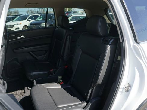 Used 2019 Volkswagen Atlas SE w/ Towing Package image 13