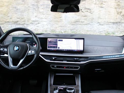 Used 2025 BMW X5 xDrive40i image 10