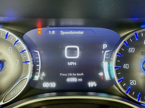 Certified 2024 Chrysler Pacifica Touring-L image 20