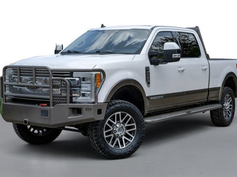 Used 2019 Ford F250 Lariat w/ Lariat Ultimate Package AWD/4WD image 4