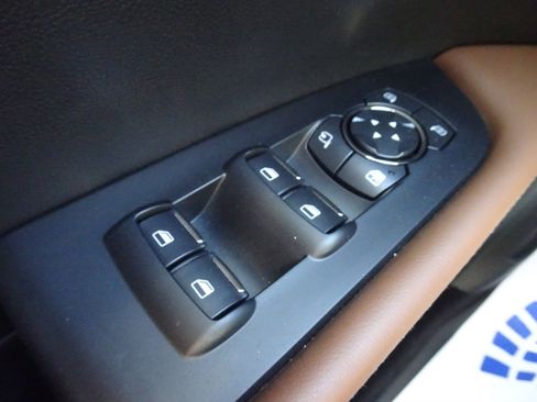 Used 2022 Lincoln Nautilus Reserve w/ Equipment Group 202A image 24