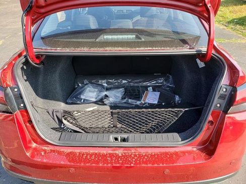 New 2025 Nissan Versa SR w/ Trunk Package image 11