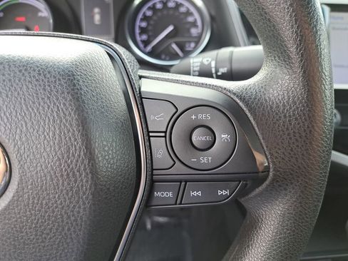 Certified 2019 Toyota Camry LE image 18