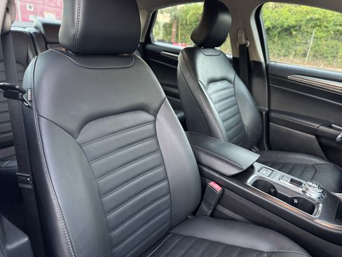 Used 2018 Ford Fusion SE w/ Equipment Group 602A image 25