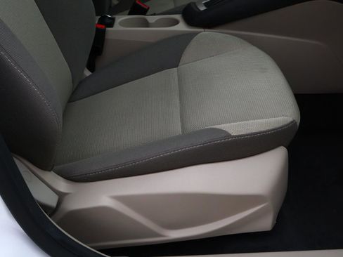 Used 2014 Ford Focus SE image 16