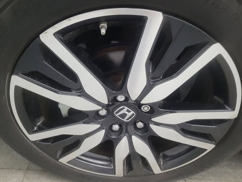 Used 2021 Honda Pilot Touring image 31