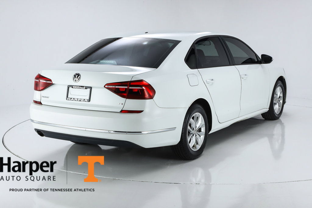 Used 2018 Volkswagen Passat 2.0T S w/ Driver Assistance Package FWD image 9