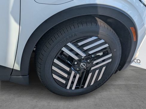 New 2026 Nissan Leaf SV+ w/ Floor Mat Package (SV+) FWD image 8