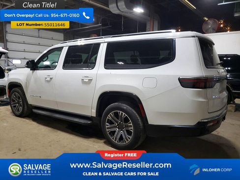Used 2024 Jeep Wagoneer L Series II RWD image 3