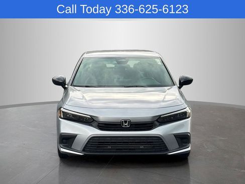 Used 2023 Honda Civic Sport image 2