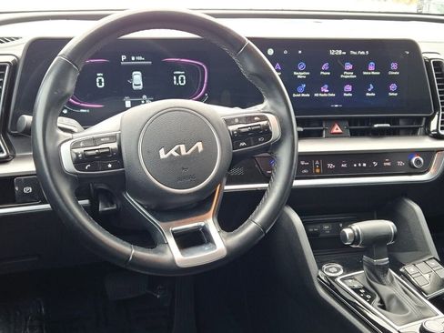 Used 2024 Kia Sportage EX image 17