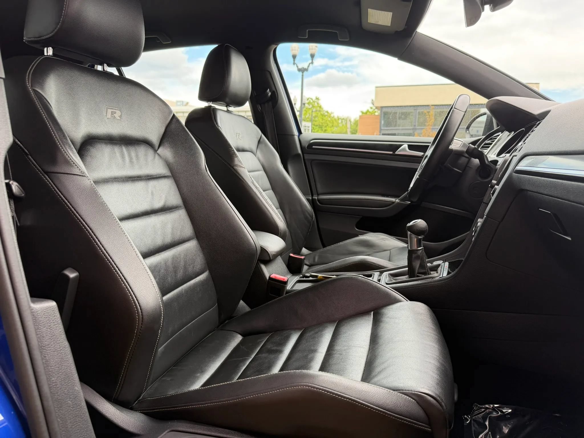 Used 2017 Volkswagen Golf R 4-Door AWD/4WD image 16
