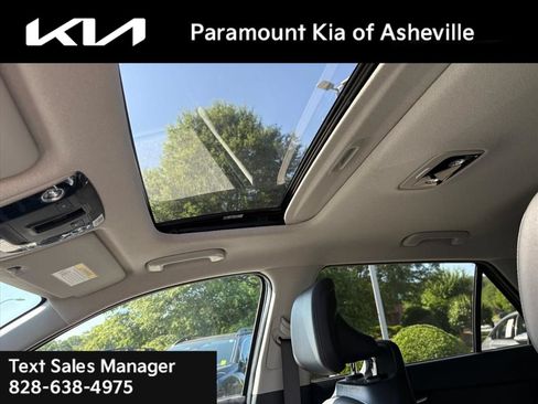 Certified 2025 Kia Niro EX Touring FWD image 14