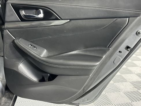 Used 2020 Nissan Maxima 3.5 SL w/ Floor Mat Group FWD image 32