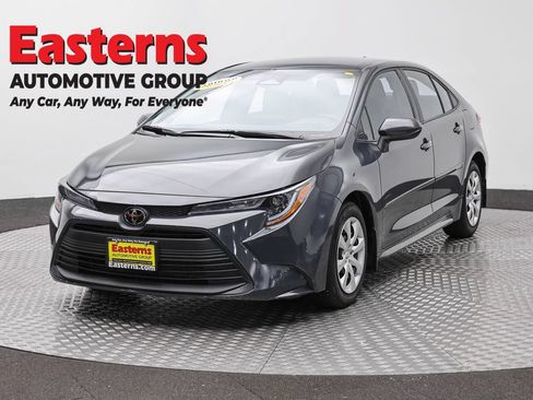 Used 2025 Toyota Corolla LE FWD image 1