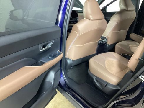Used 2025 Toyota Grand Highlander AWD Hybrid image 23