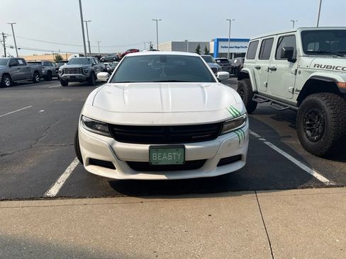 Used 2020 Dodge Charger SXT RWD image 7