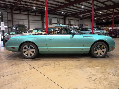 Used 2002 Ford Thunderbird RWD image 10
