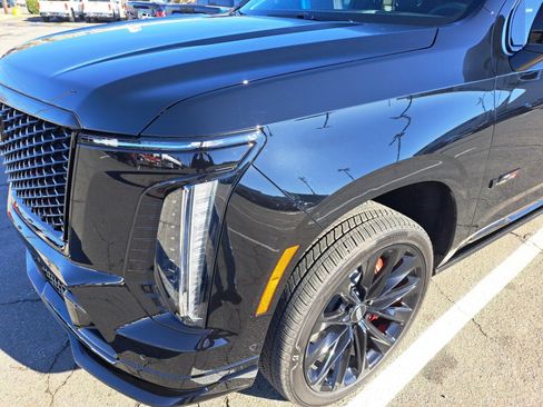 Certified 2026 Cadillac Escalade V w/ LPO, ONYX Package image 23