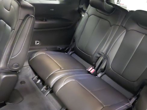 New 2025 Jeep Grand Cherokee L Limited image 39