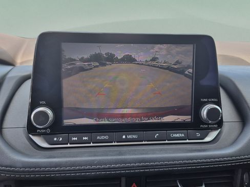 Used 2021 Nissan Rogue S FWD image 24