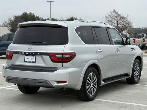 Used 2024 Nissan Armada SL image 4