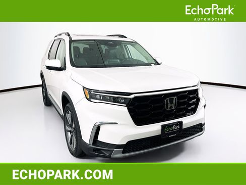 Used 2023 Honda Pilot Touring image 1