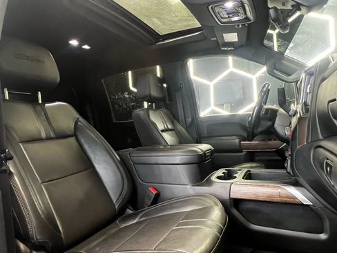 Used 2020 Chevrolet Silverado 3500 High Country w/ Technology Package image 15