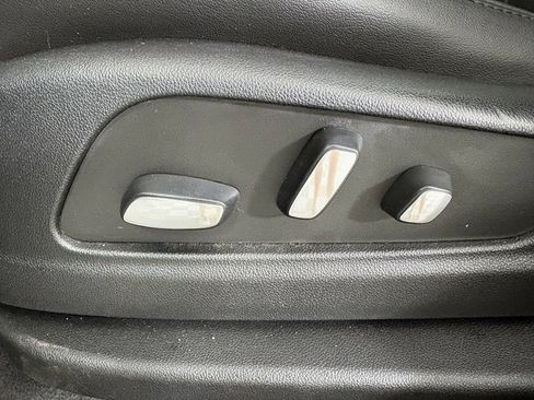 Used 2019 Cadillac XT5 Luxury FWD image 14
