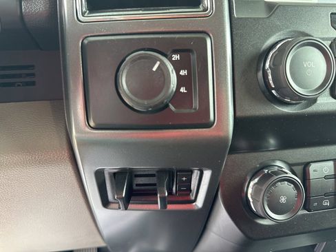 Used 2022 Ford F550 4x4 Regular Cab Super Duty w/ XLT Value Package image 37