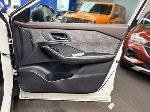 Used 2021 Nissan Rogue S AWD/4WD image 24