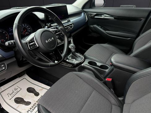 Used 2023 Kia Seltos S w/ Navigation Package image 12