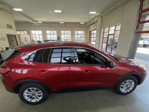 Used 2022 Ford Escape SE w/ Cold Weather Package image 8