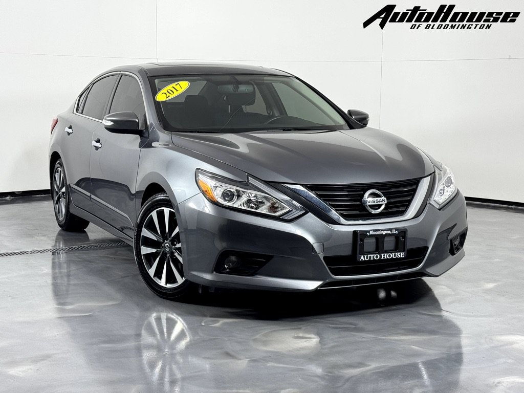 Used 2017 Nissan Altima 2.5 SV w/ Convenience Package FWD image 1