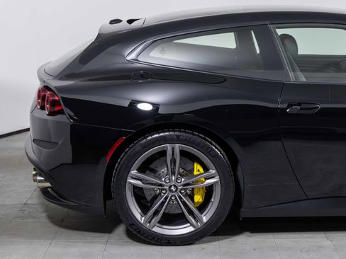 Used 2019 Ferrari GTC4Lusso image 11
