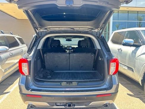Used 2022 Ford Explorer Limited w/ Equipment Group 301A AWD/4WD image 4