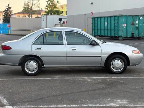 Used 1997 Ford Escort Sedan FWD image 6