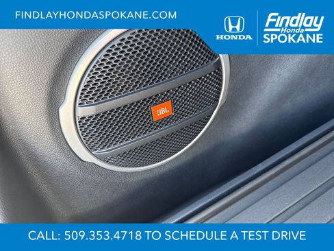 Used 2025 Toyota Corolla Cross AWD Hybrid w/ Moonroof Package image 8